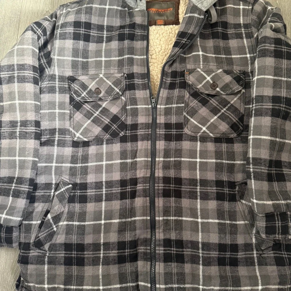 Northwest Territory Mens Grey Plaid Sherpa Lined Hooded Flannel Lumberjack Coat